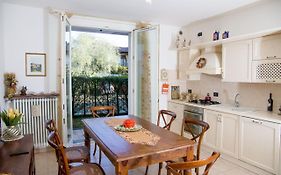 Appartamento Con Giardino E Parcheggio Privato